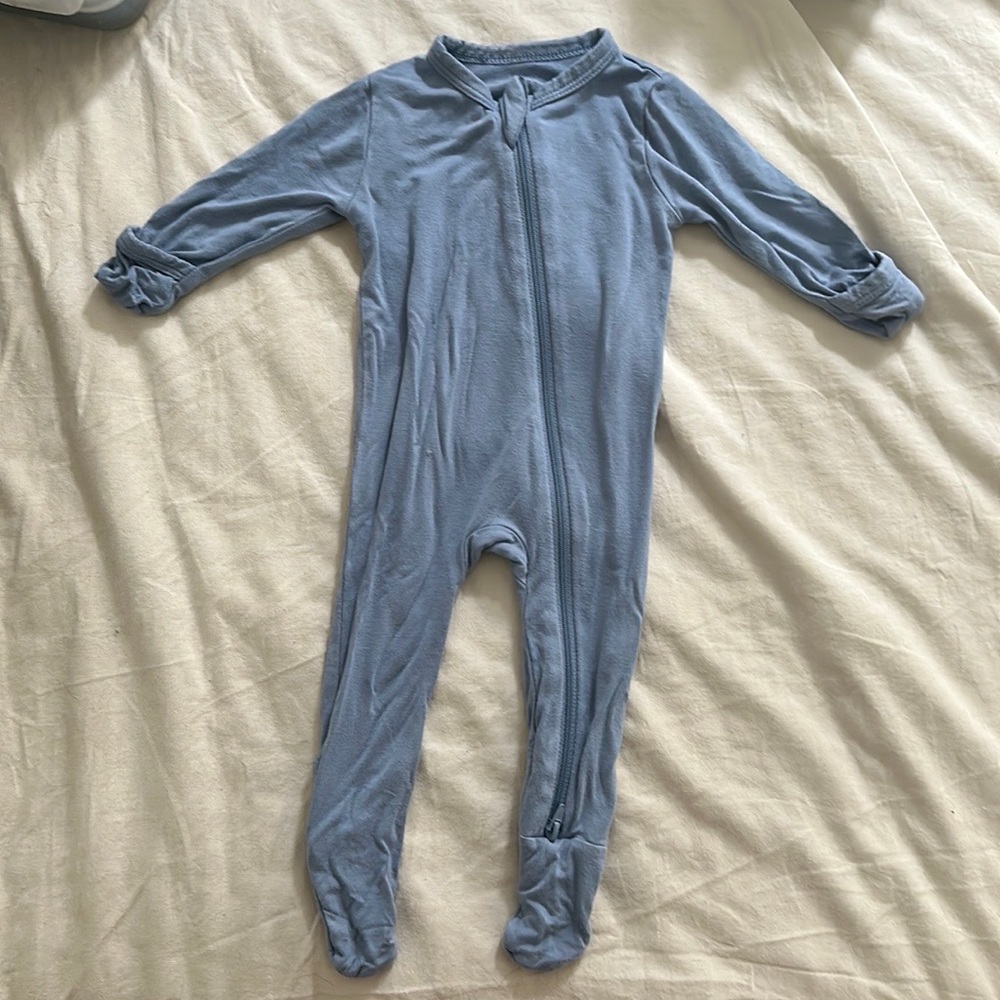Kyte Baby bamboo zipper footie 0-3 months